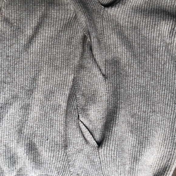 Deep V-neck oversized sweater - Picture 5 of 5